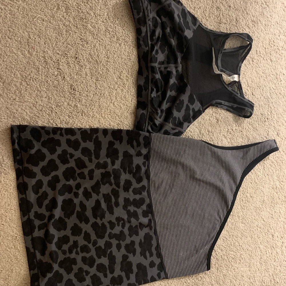 Lululemon size 12 bra and tank